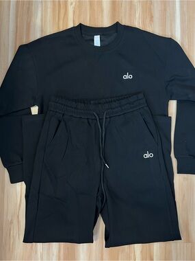 Alo Black Crewneck Sweatshirt & straight leg Set
